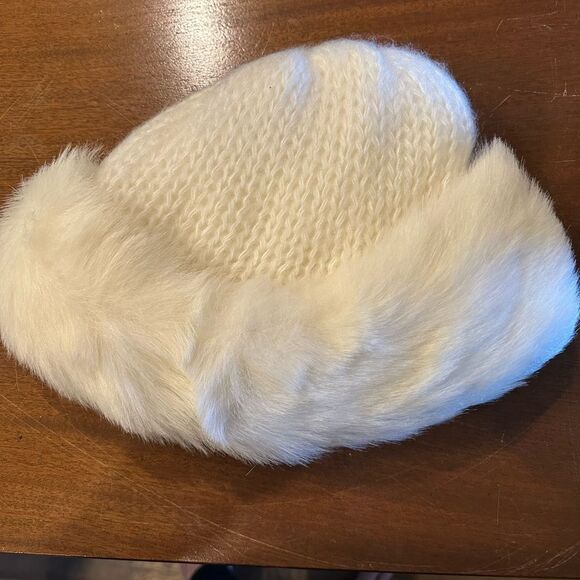 Knit hat with fur band excellent condition clean & fresh - Picture 9 of 13